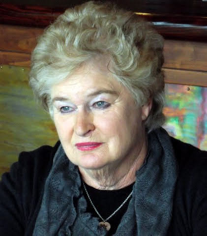 Suzanne Helen  Colebrook