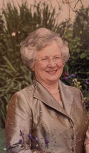 Gillian  Macalister